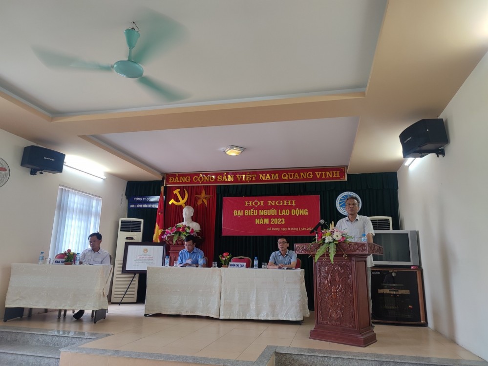 Ông Trần Văn Thanh - Chủ tịch HĐQT phát biểu tại hội nghị